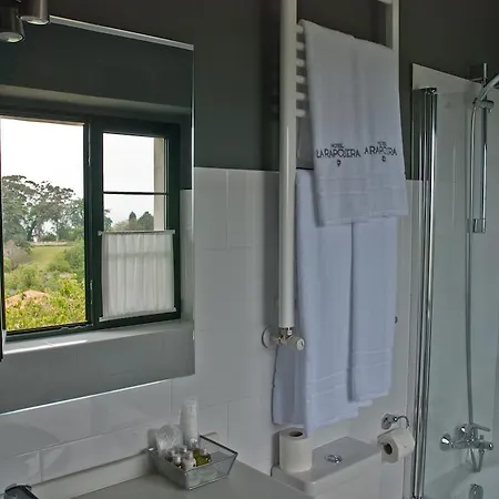 Rural La Raposera Otel Caravia